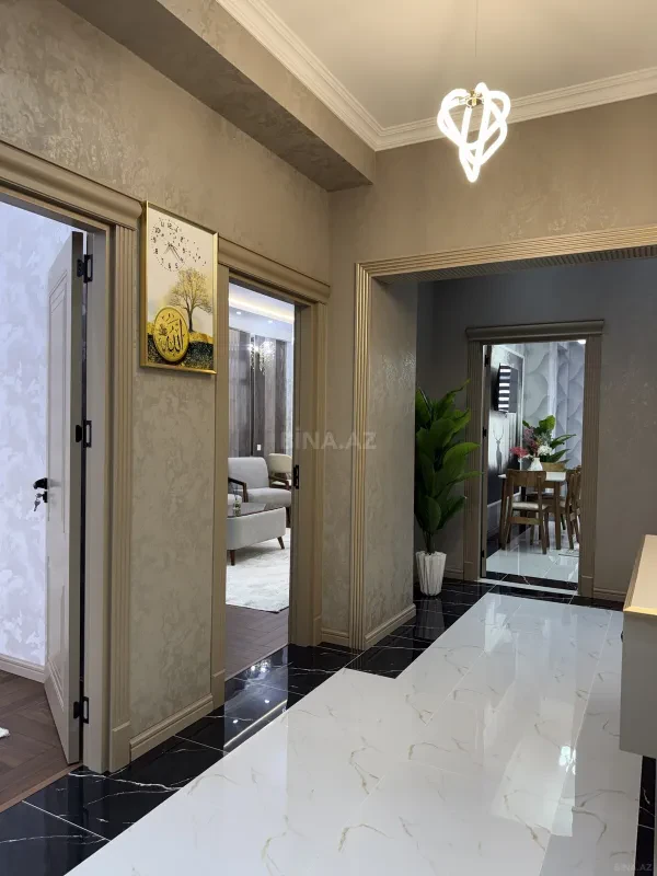Satılır 3 otaqlı mənzil 127 m²