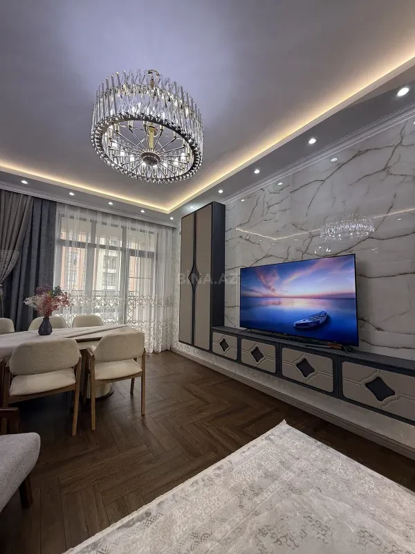 Satılır 3 otaqlı mənzil 127 m²