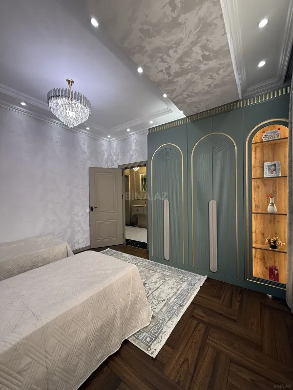 Satılır 3 otaqlı mənzil 127 m²