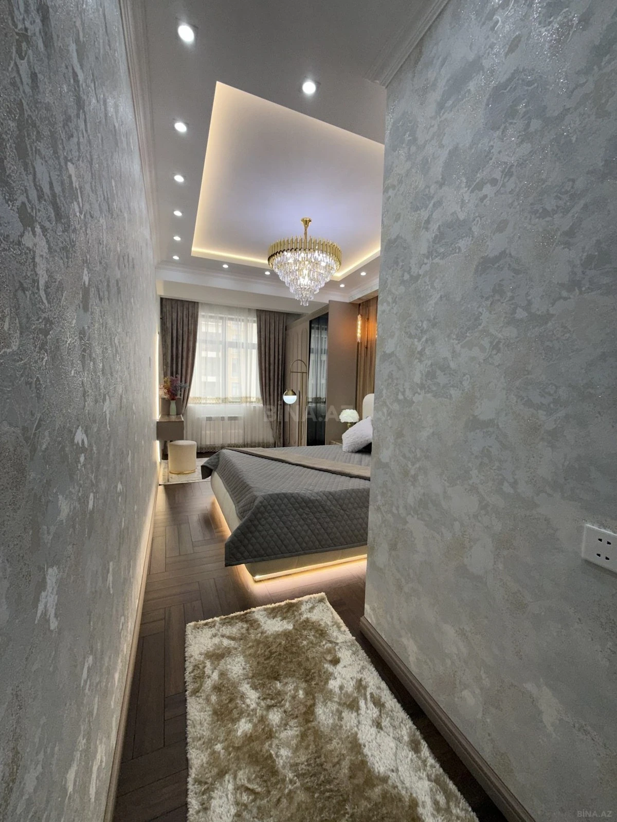 Satılır 3 otaqlı mənzil 127 m²