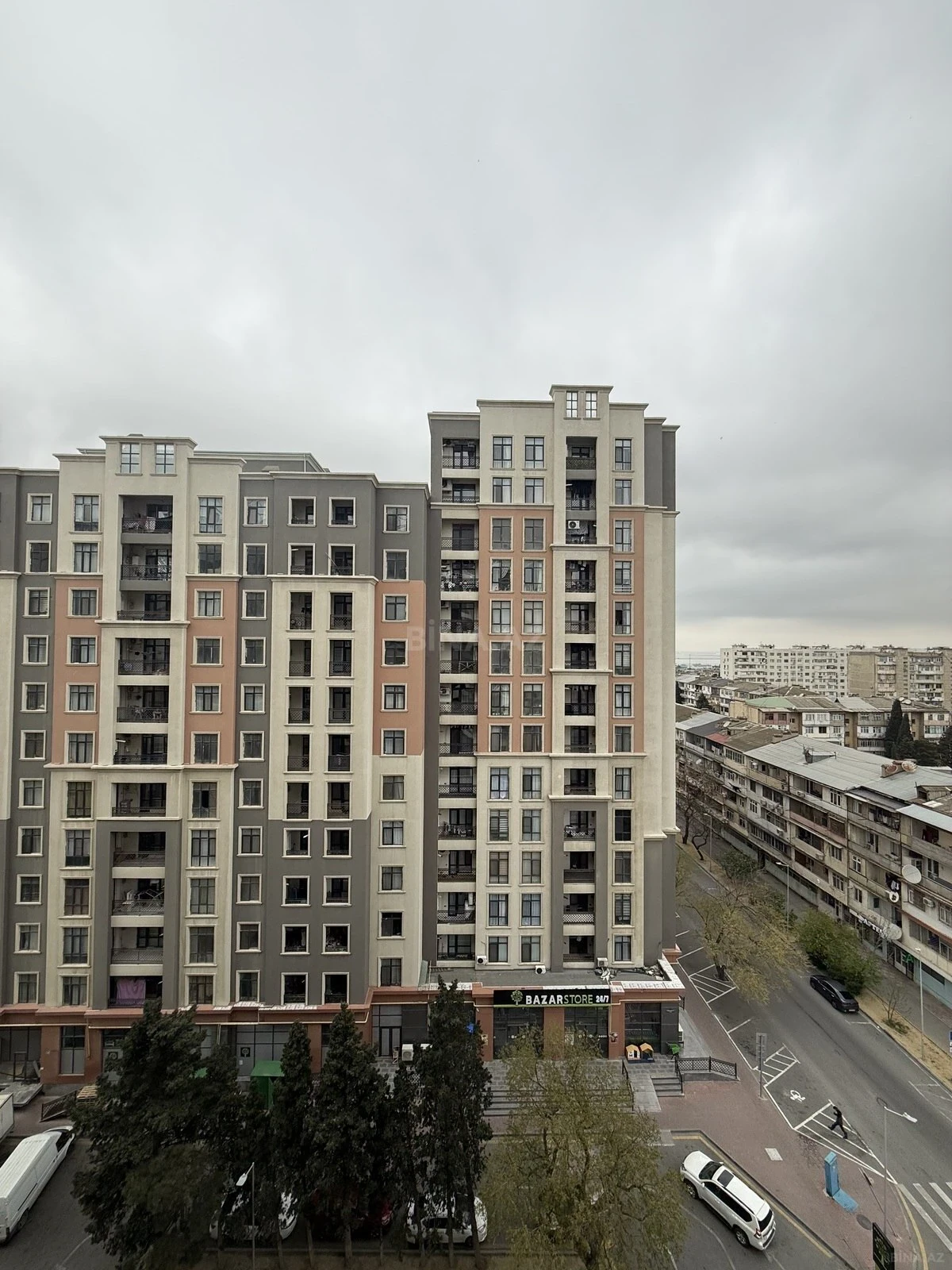 Satılır 3 otaqlı mənzil 127 m²