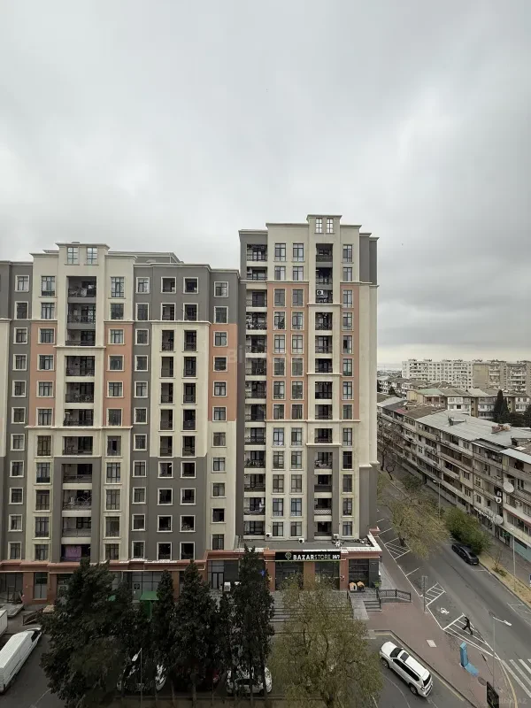 Satılır 3 otaqlı mənzil 127 m²