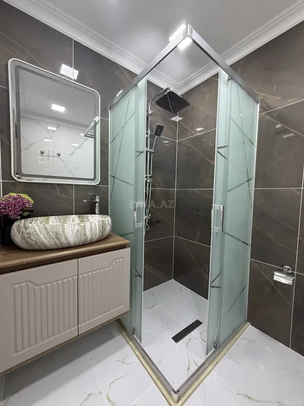 Satılır 3 otaqlı mənzil 127 m²