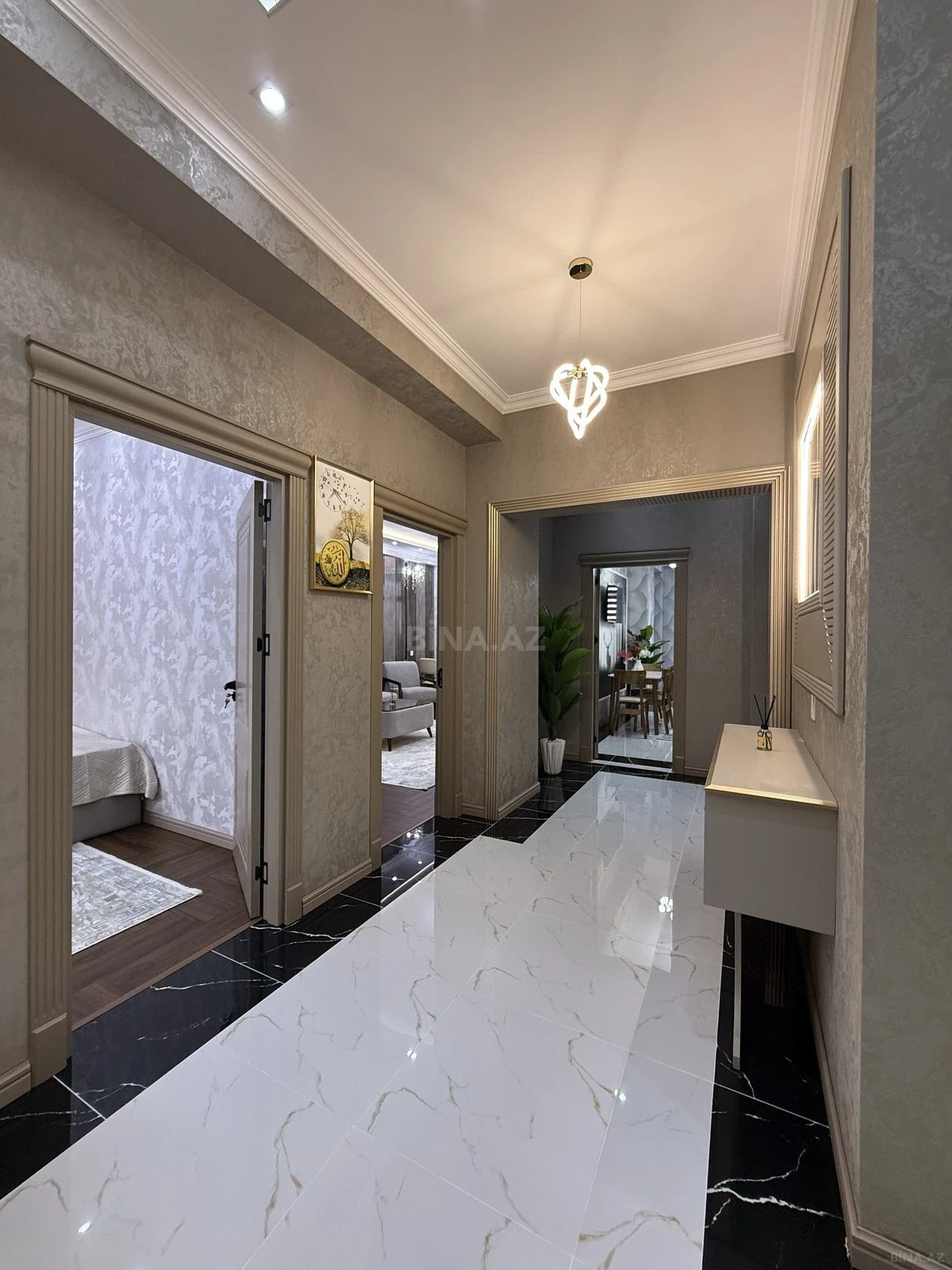 Satılır 3 otaqlı mənzil 127 m²