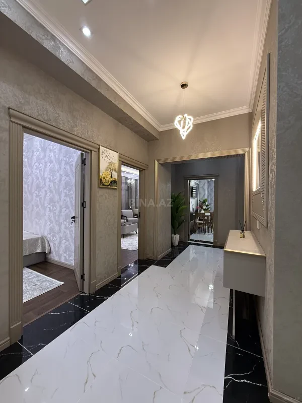 Satılır 3 otaqlı mənzil 127 m²