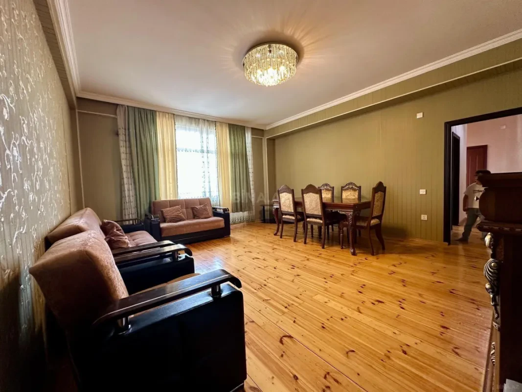 Kirayə verilir 2 otaqlı mənzil 80 m²
