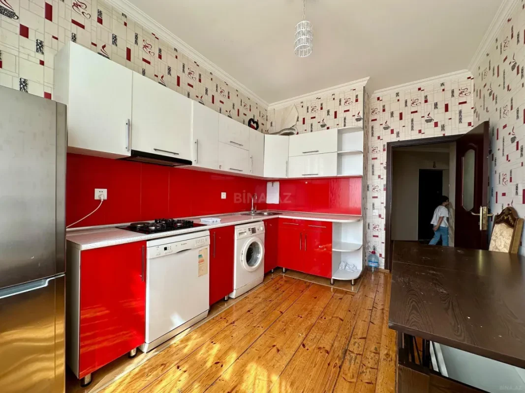 Kirayə verilir 2 otaqlı mənzil 80 m²