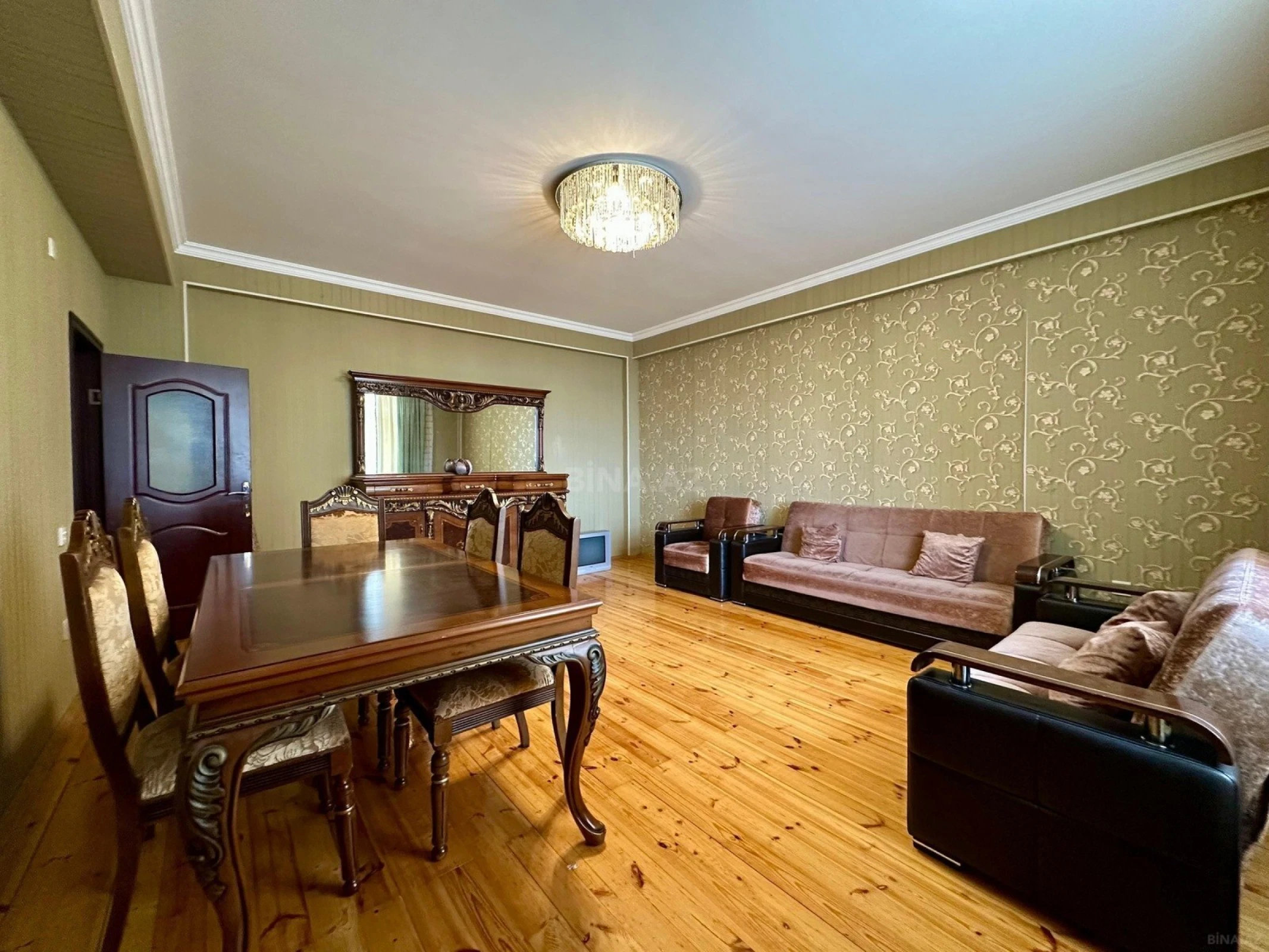 Kirayə verilir 2 otaqlı mənzil 80 m²