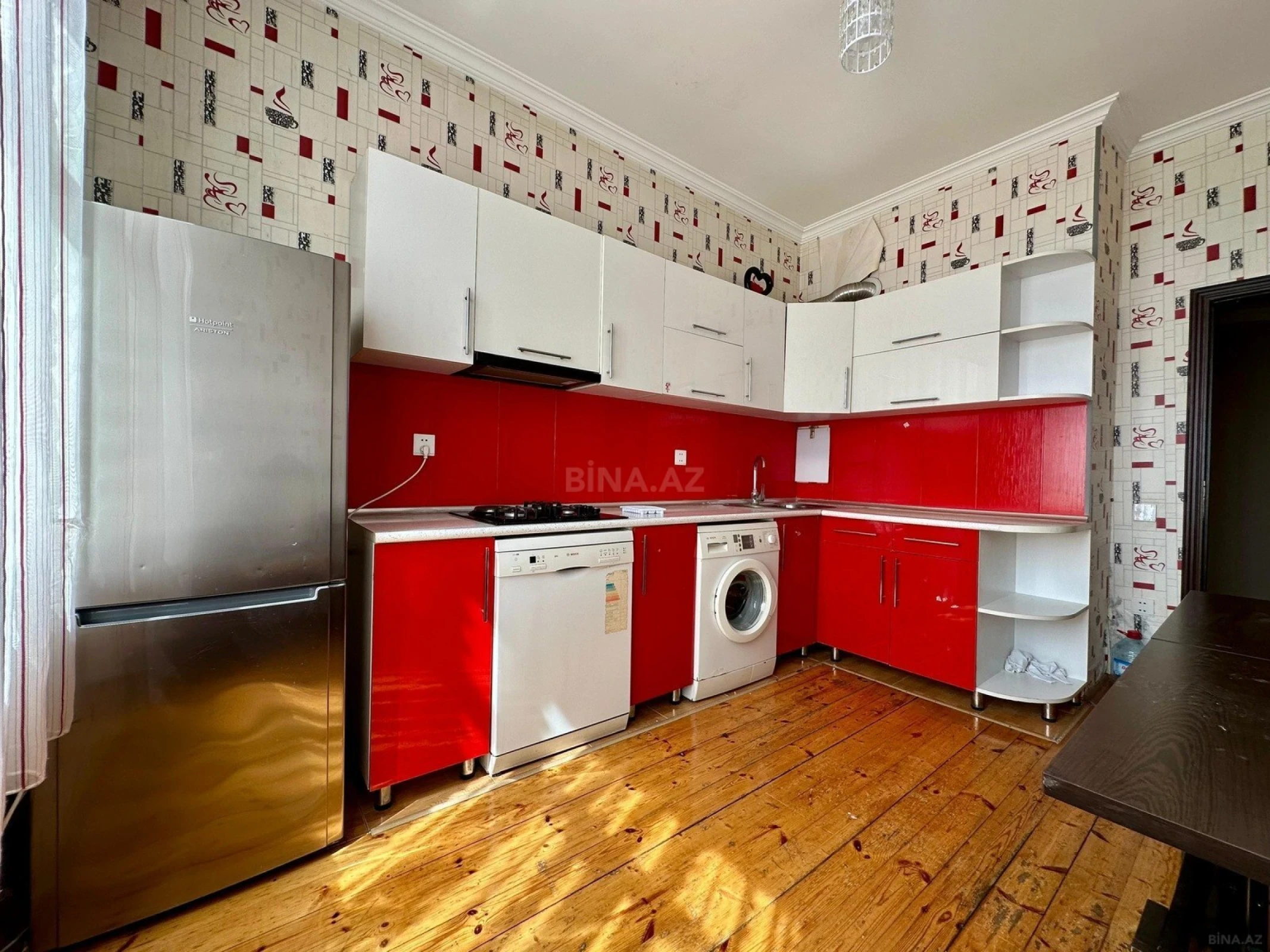 Kirayə verilir 2 otaqlı mənzil 80 m²