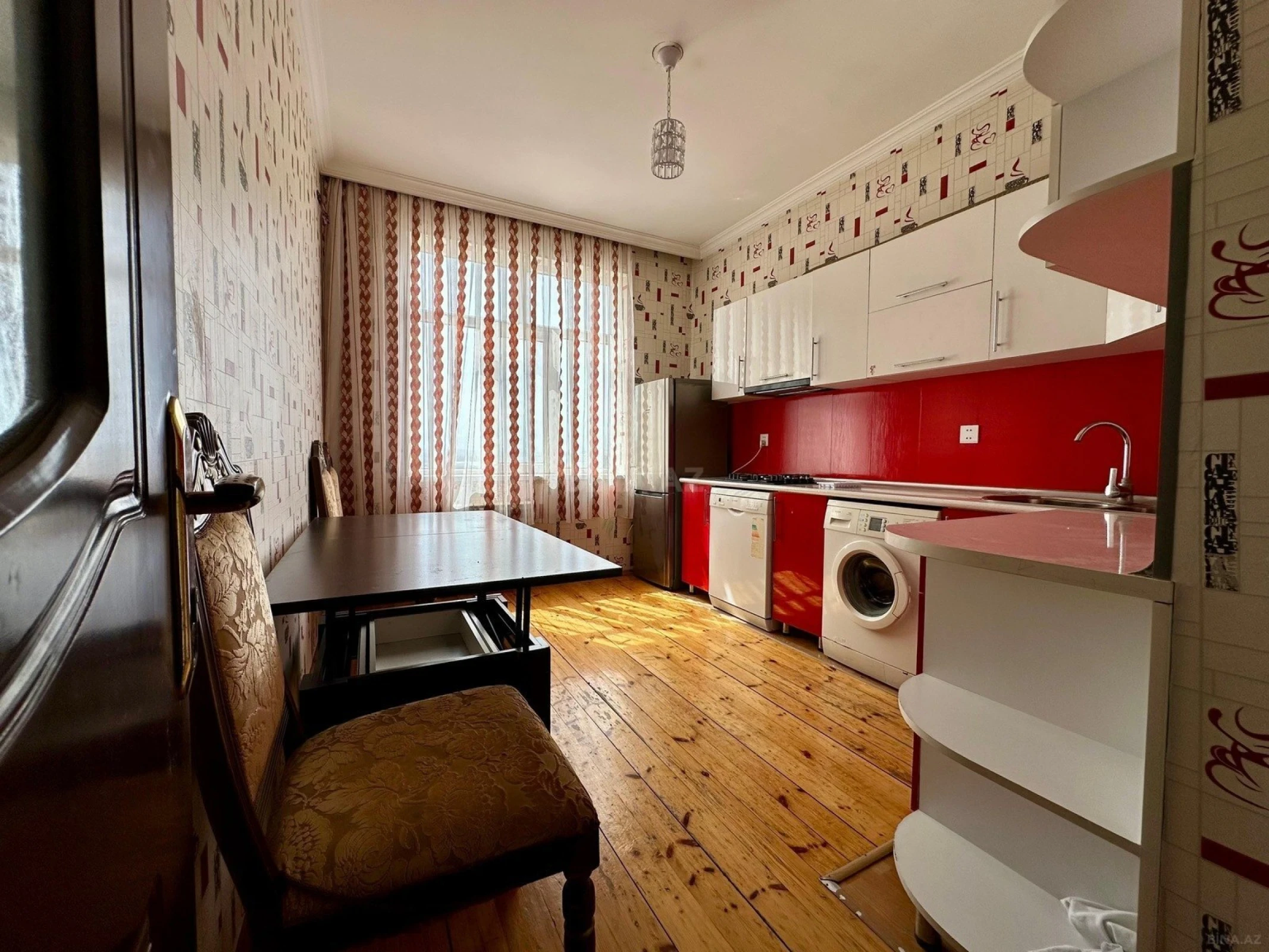 Kirayə verilir 2 otaqlı mənzil 80 m²