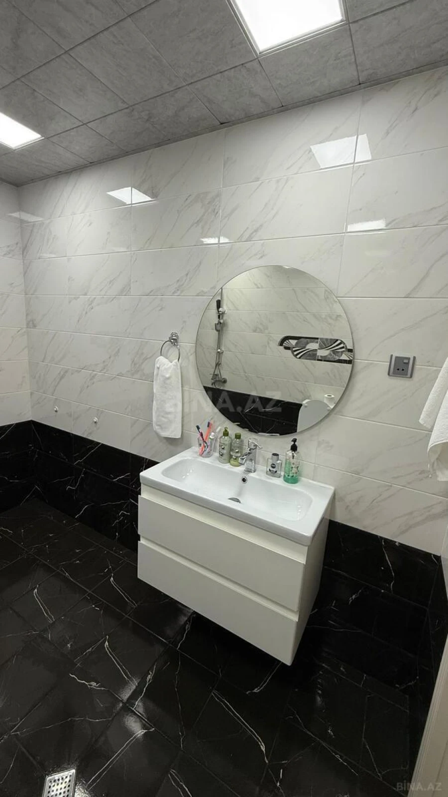 Satılır 5 otaqlı həyət evi 140 m²