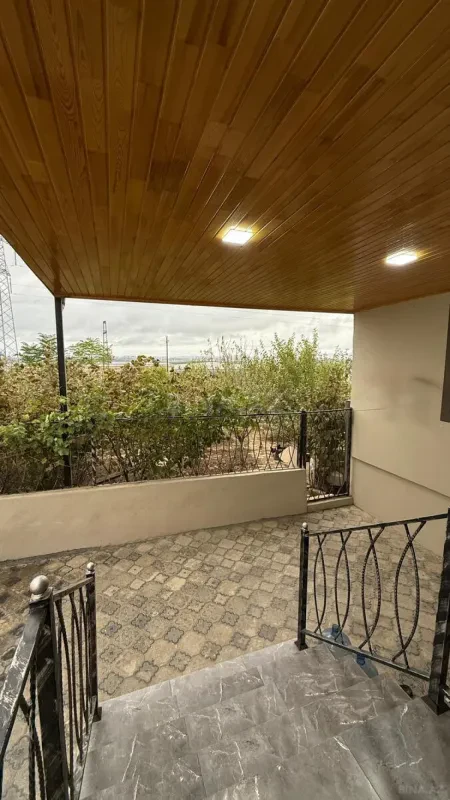 Satılır 5 otaqlı həyət evi 140 m²