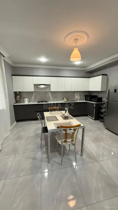 Satılır 5 otaqlı həyət evi 140 m²