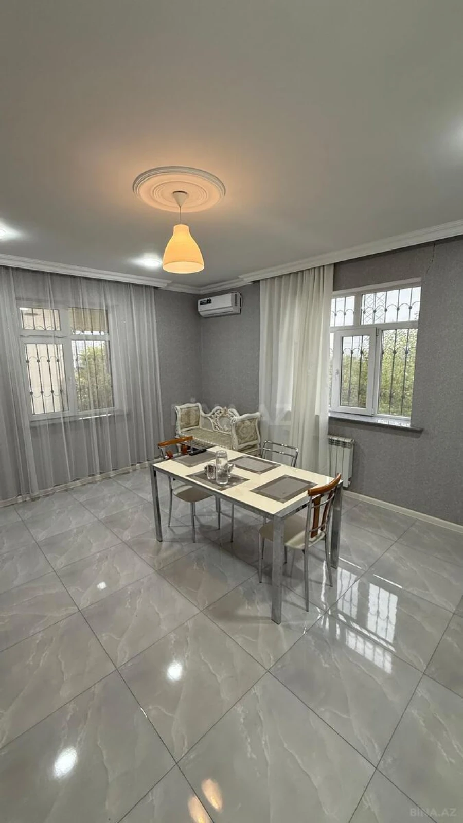 Satılır 5 otaqlı həyət evi 140 m²