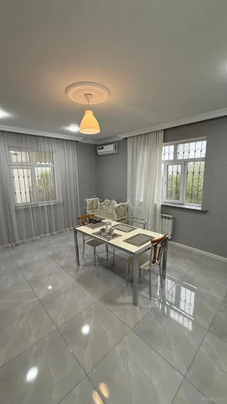Satılır 5 otaqlı həyət evi 140 m²