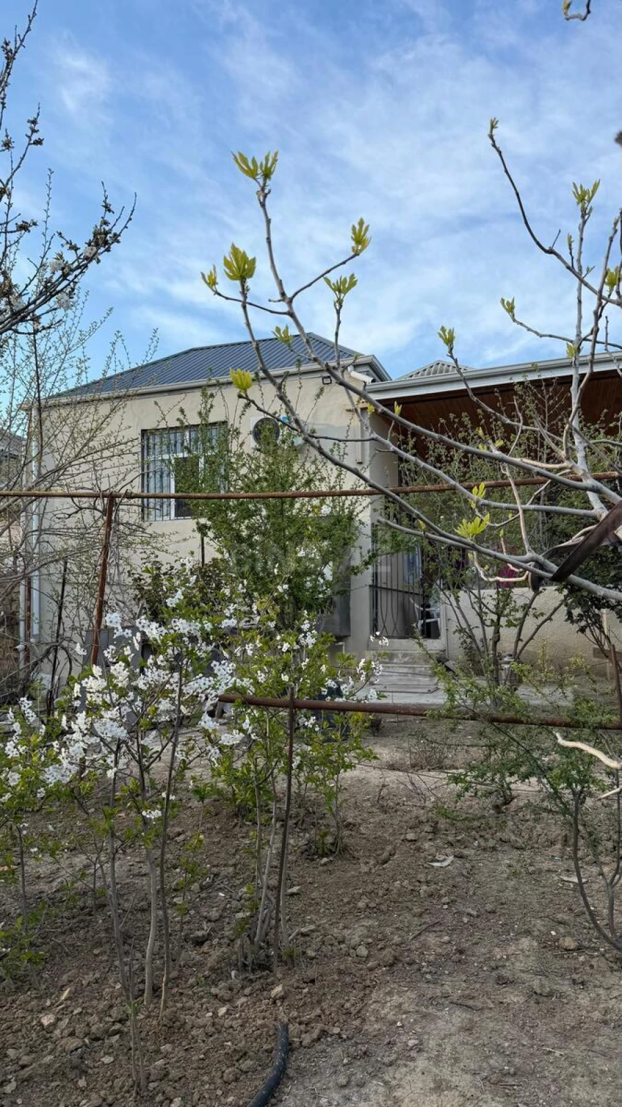 Satılır 5 otaqlı həyət evi 140 m²
