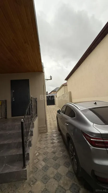 Satılır 5 otaqlı həyət evi 140 m²