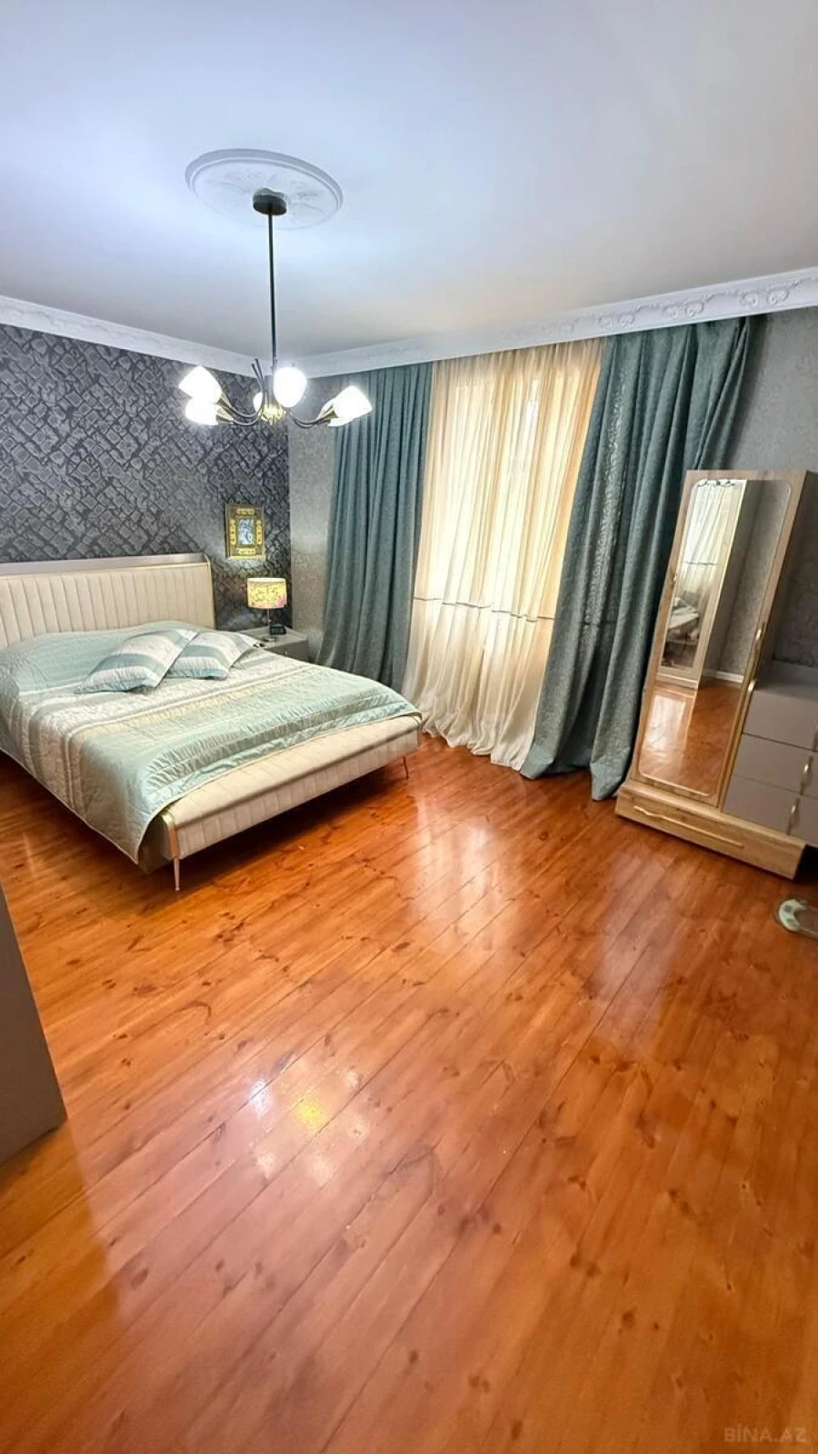 Satılır 5 otaqlı həyət evi 140 m²