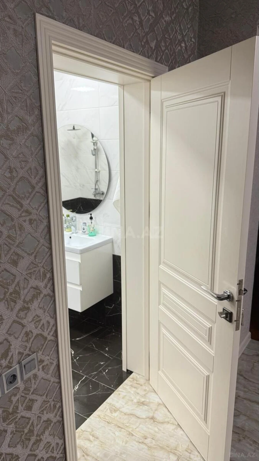 Satılır 5 otaqlı həyət evi 140 m²