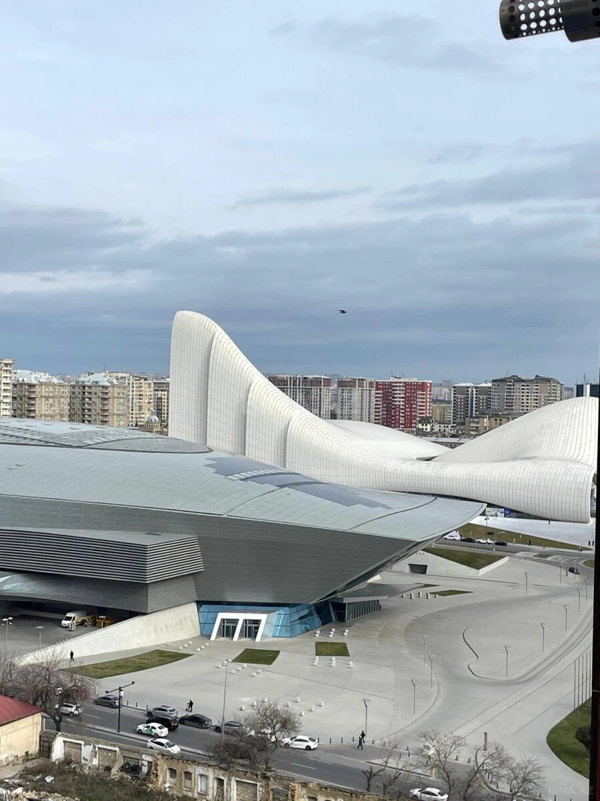 Satılır 2 otaqlı mənzil 92 m²