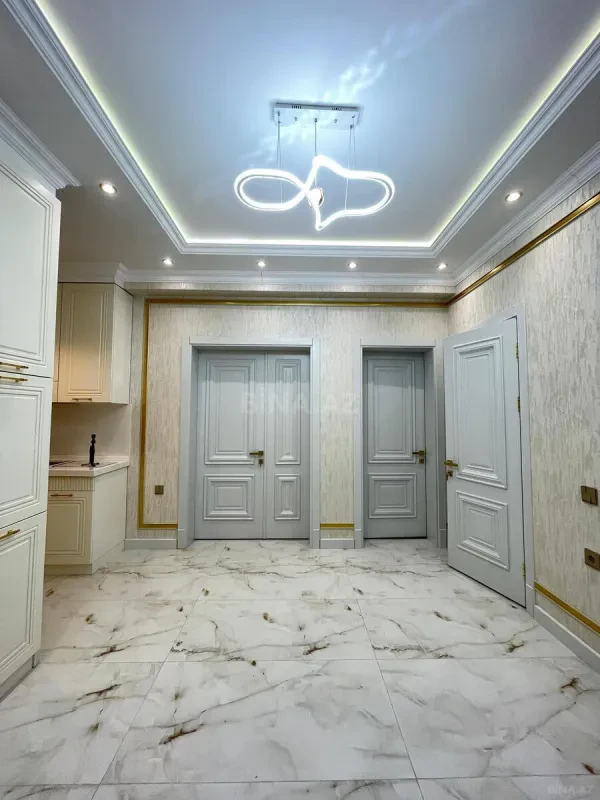 Satılır 2 otaqlı mənzil 92 m²
