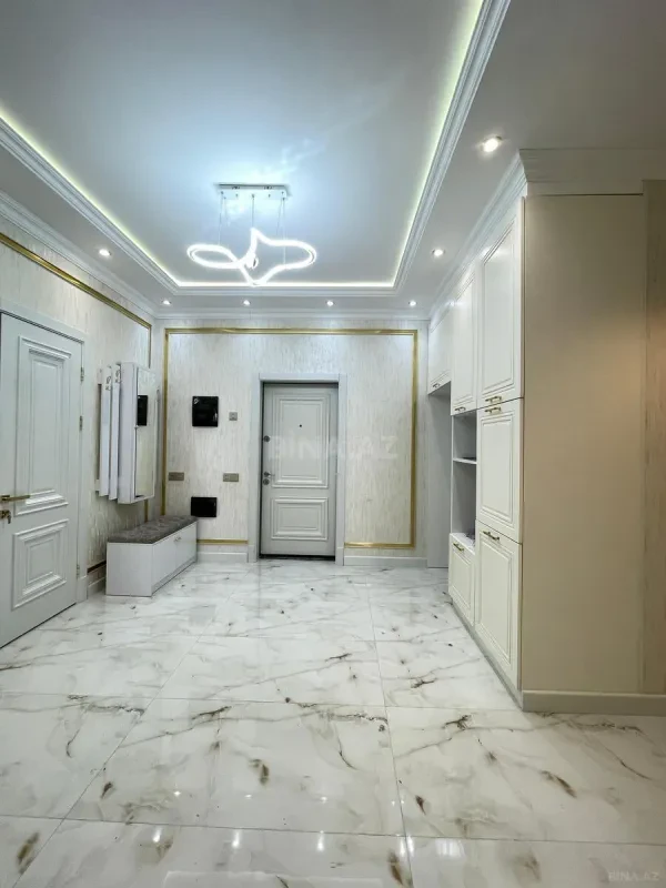 Satılır 2 otaqlı mənzil 92 m²