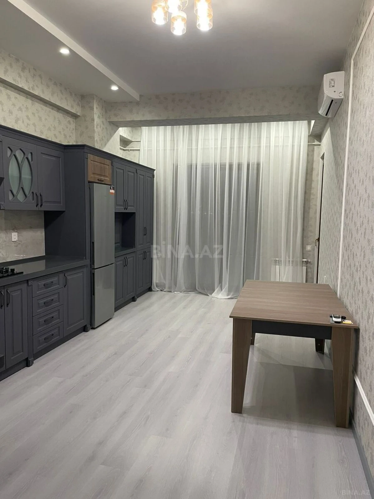 Kirayə verilir 4 otaqlı mənzil 155 m²