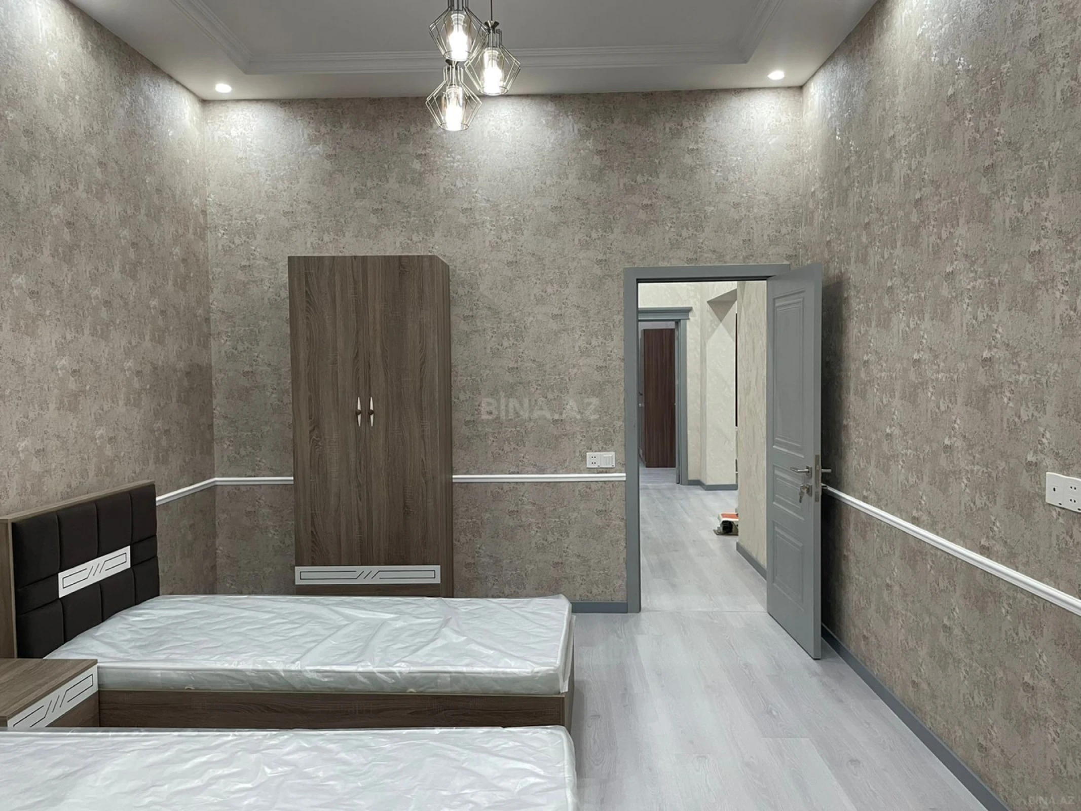 Kirayə verilir 4 otaqlı mənzil 155 m²