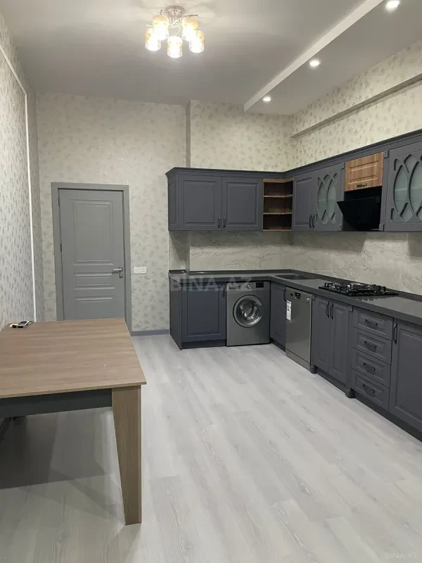 Kirayə verilir 4 otaqlı mənzil 155 m²