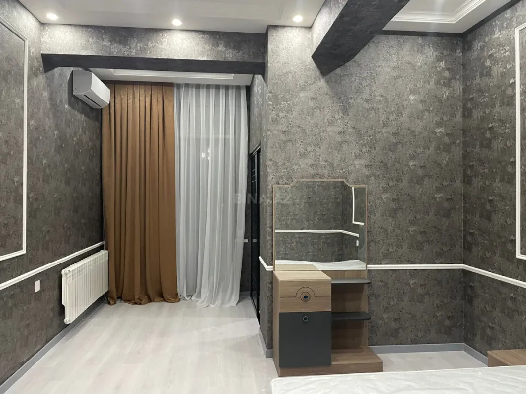 Kirayə verilir 4 otaqlı mənzil 155 m²