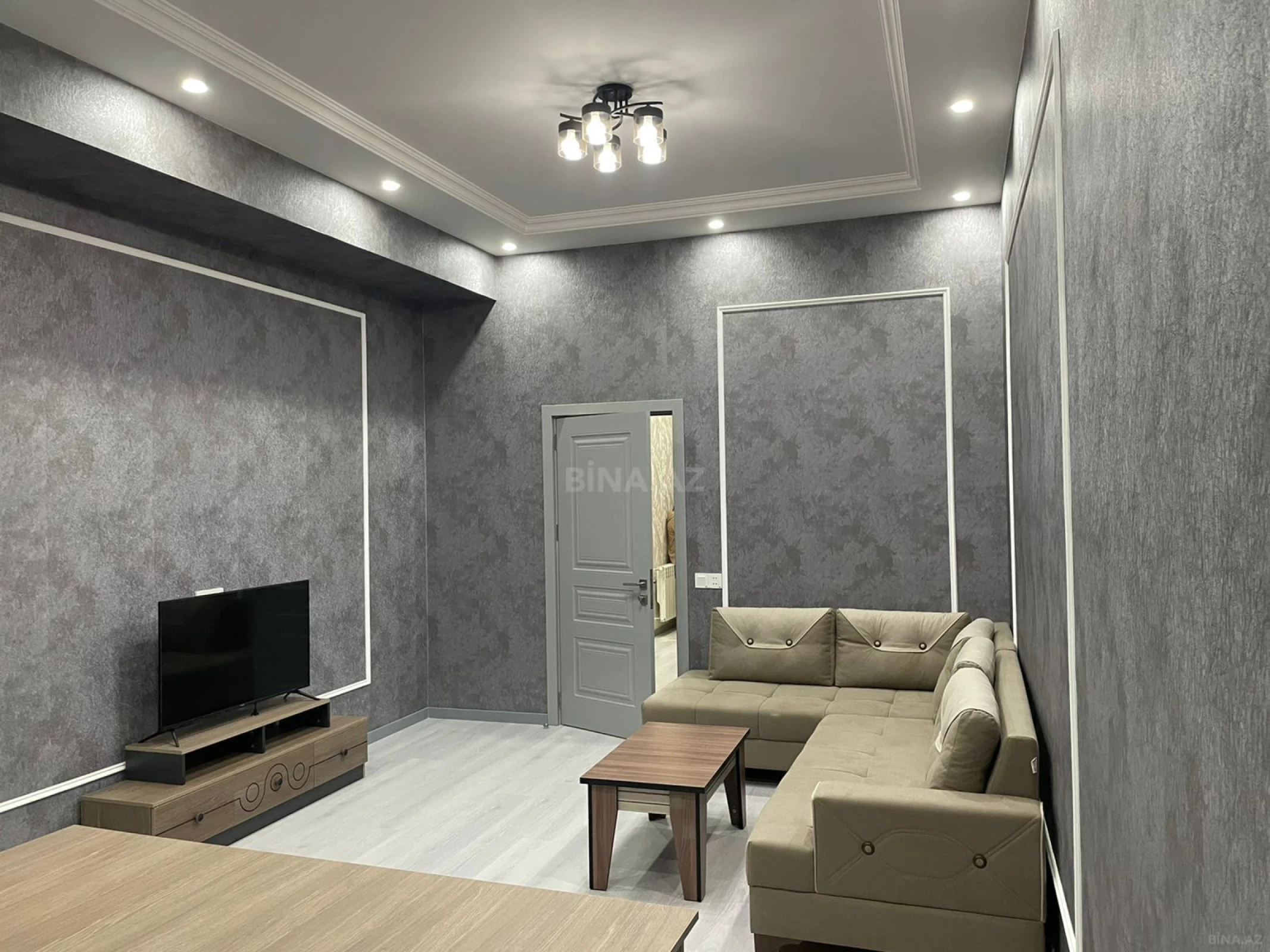 Kirayə verilir 4 otaqlı mənzil 155 m²