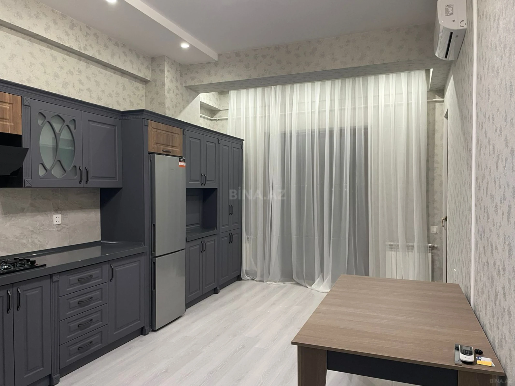 Kirayə verilir 4 otaqlı mənzil 155 m²