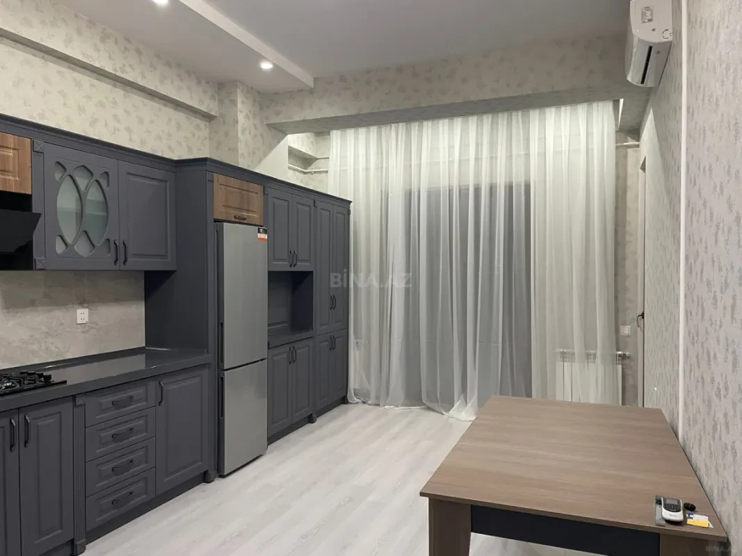 Kirayə verilir 4 otaqlı mənzil 155 m²