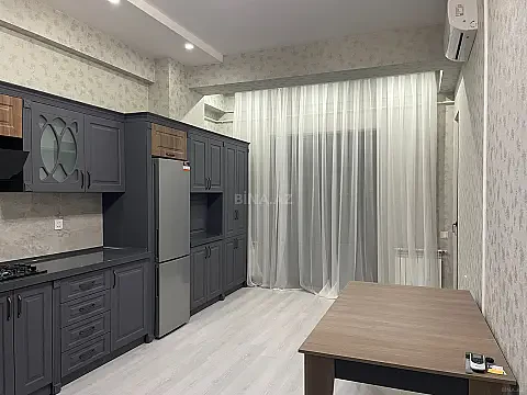 Kirayə verilir 4 otaqlı mənzil 155 m²