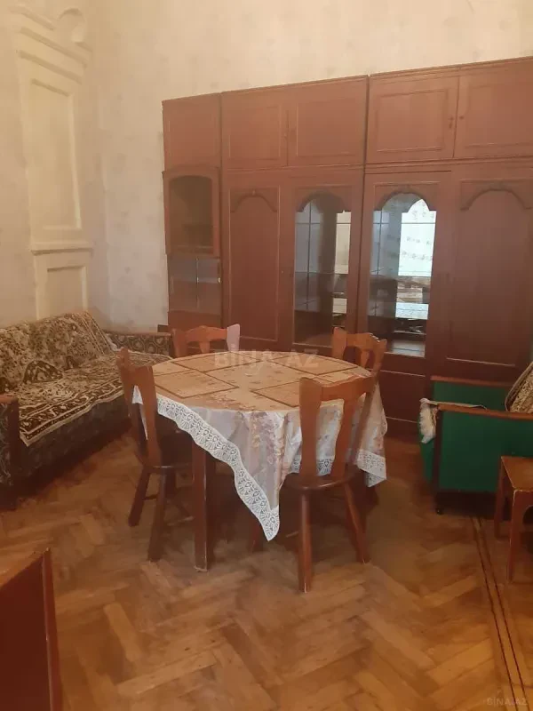 Satılır 2 otaqlı mənzil 75 m²