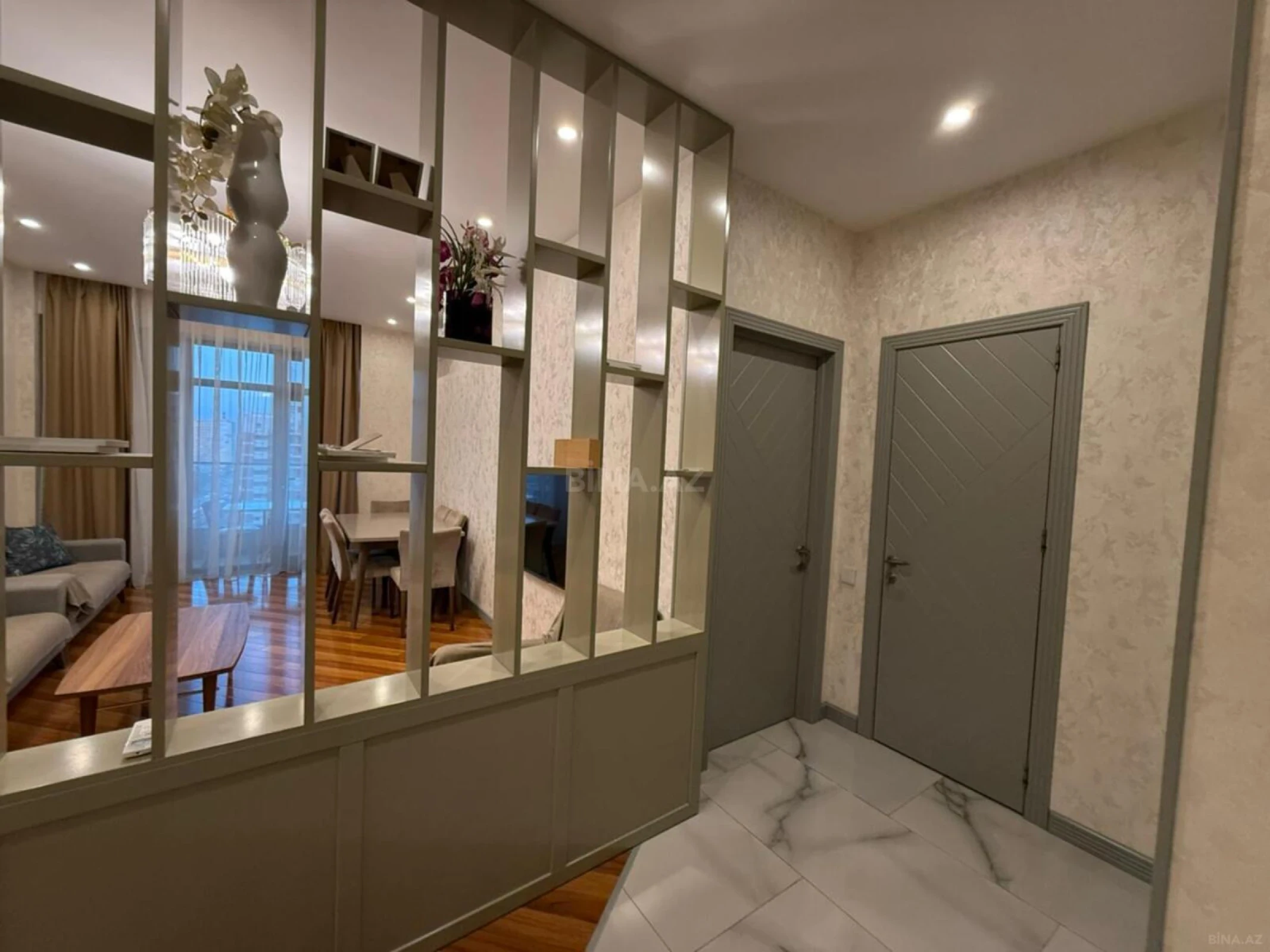 Satılır 3 otaqlı mənzil 105 m²