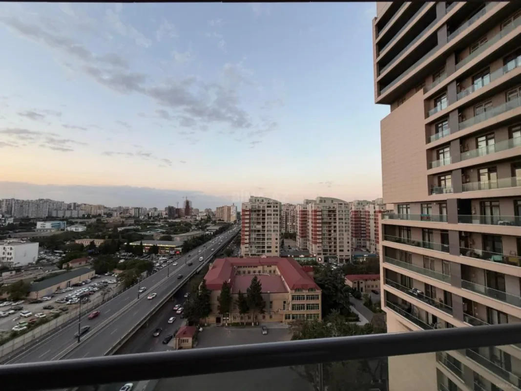 Satılır 3 otaqlı mənzil 105 m²