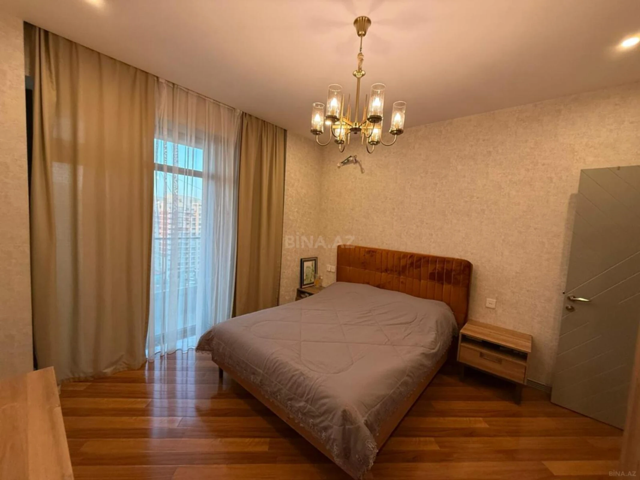 Satılır 3 otaqlı mənzil 105 m²