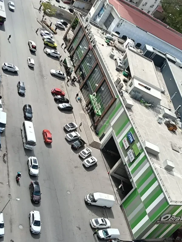 Satılır 4 otaqlı mənzil 134 m²