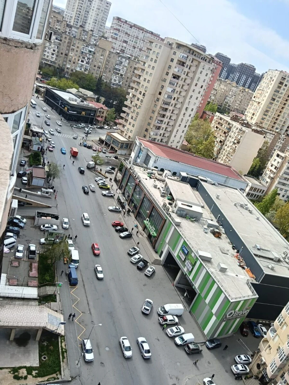 Satılır 4 otaqlı mənzil 134 m²