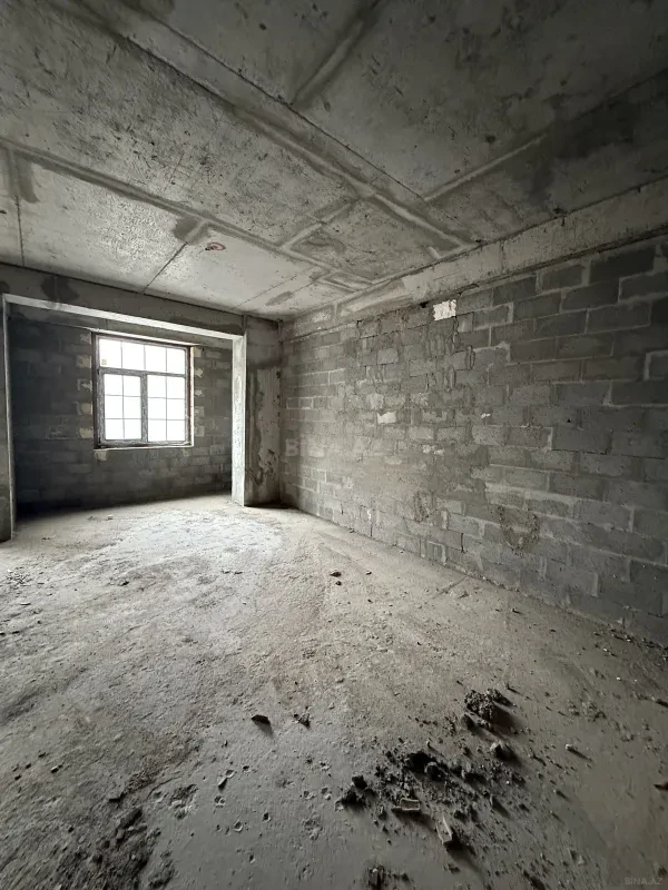 Satılır 7 otaqlı mənzil 415 m²