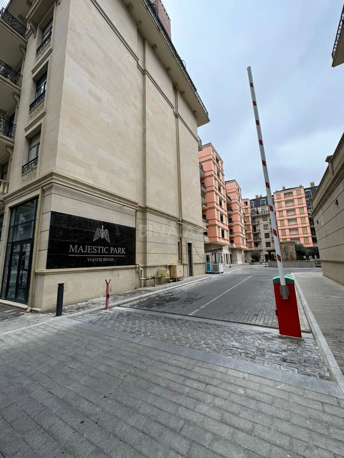 Kirayə verilir 3 otaqlı mənzil 101 m²
