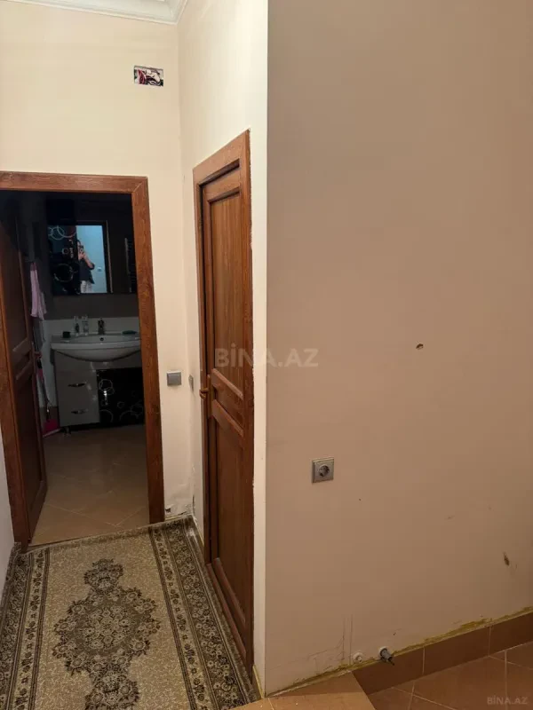Satılır 5 otaqlı həyət evi 300 m²