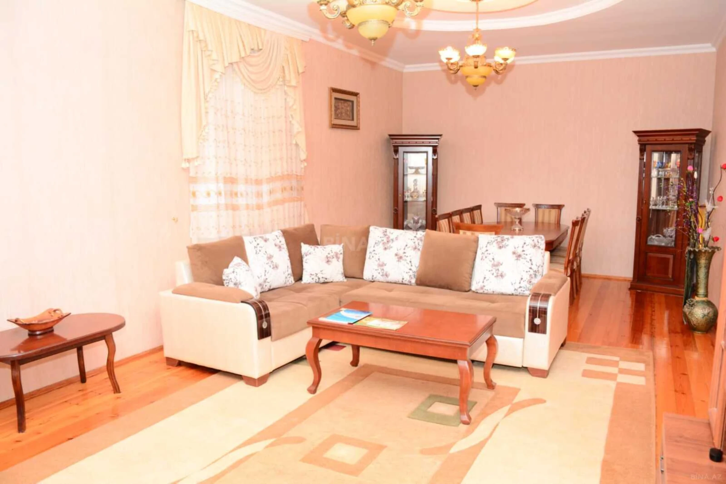 Satılır 6 otaqlı həyət evi 200 m²