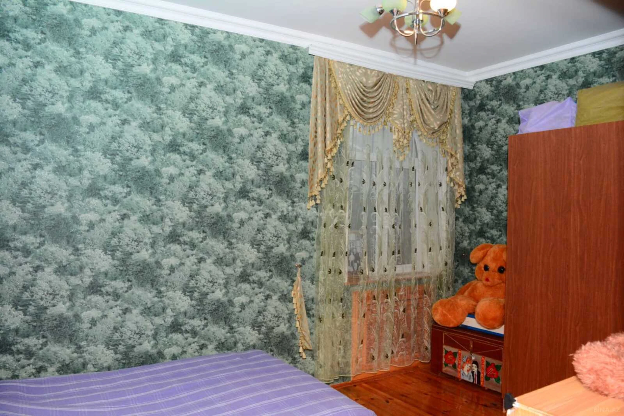 Satılır 6 otaqlı həyət evi 200 m²