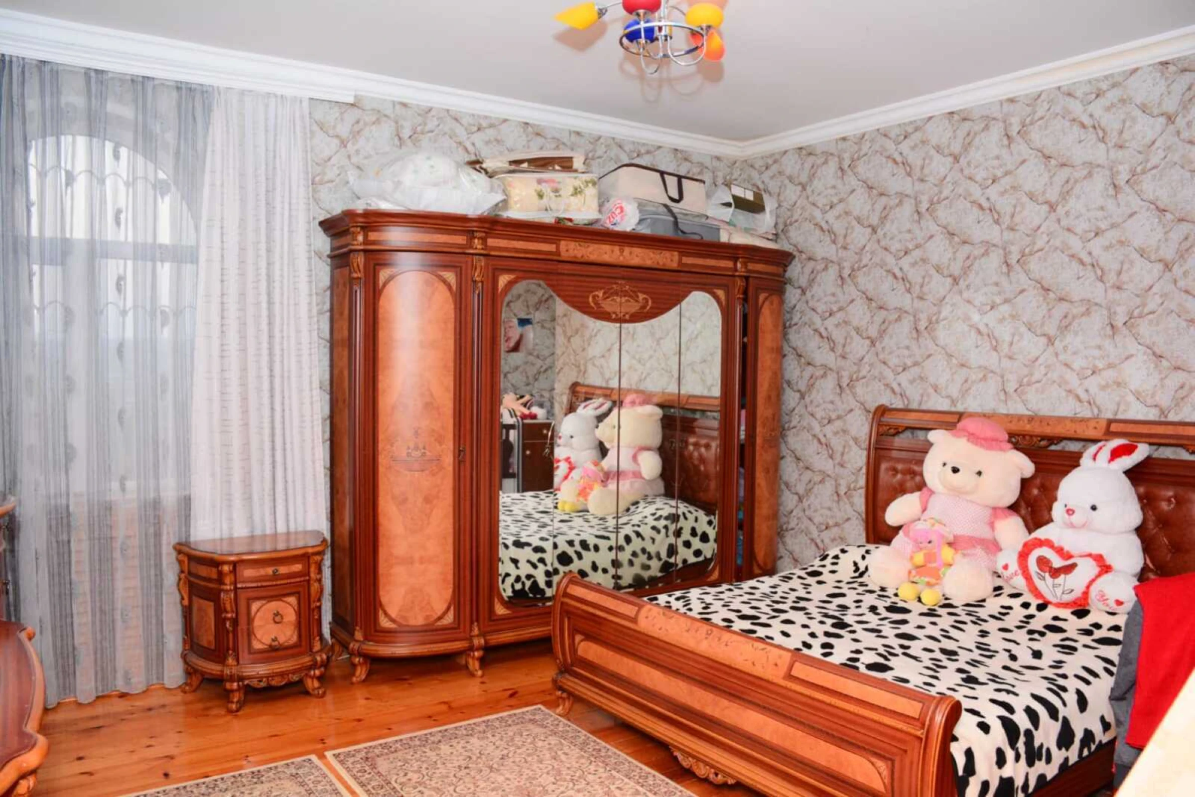 Satılır 6 otaqlı həyət evi 200 m²