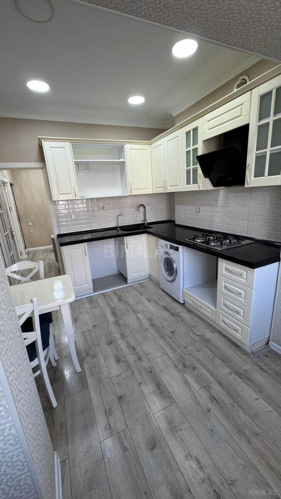 Kirayə verilir 2 otaqlı mənzil 60 m²