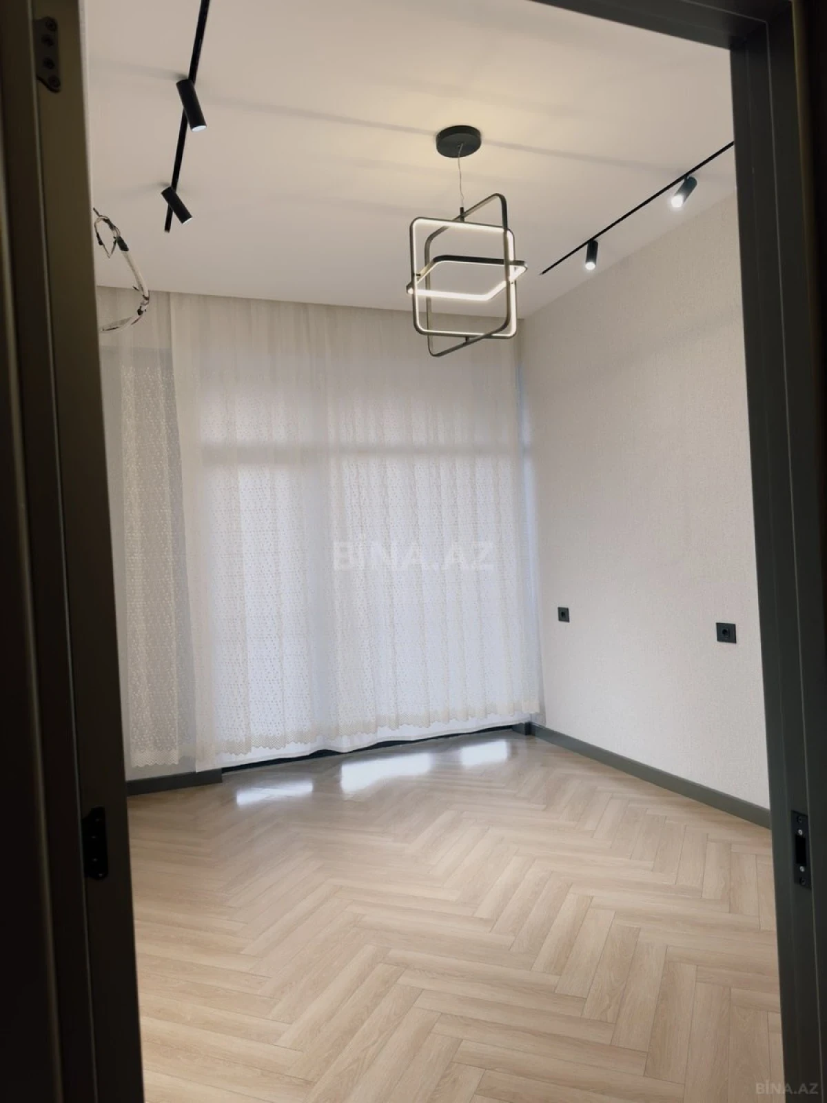 Kirayə verilir 3 otaqlı mənzil 95 m²