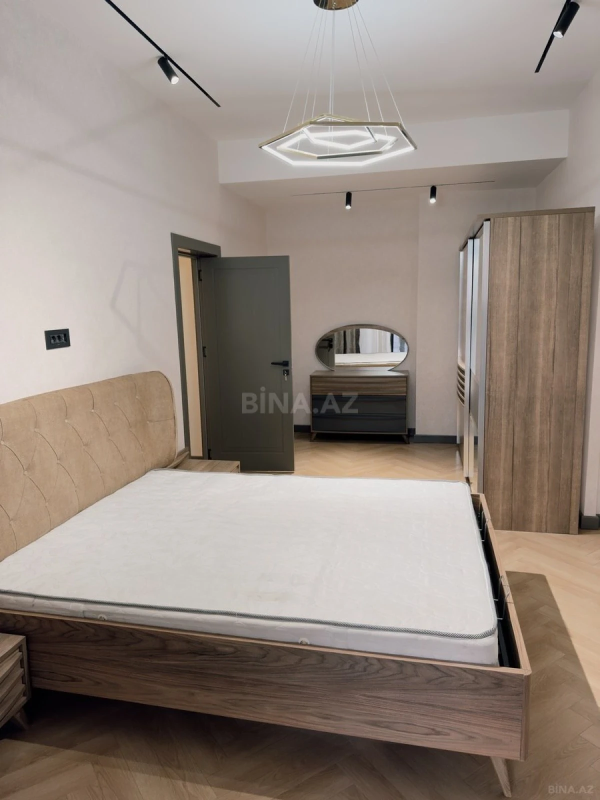 Kirayə verilir 3 otaqlı mənzil 95 m²