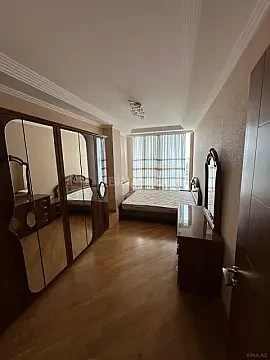 Kirayə verilir 2 otaqlı mənzil 90 m²